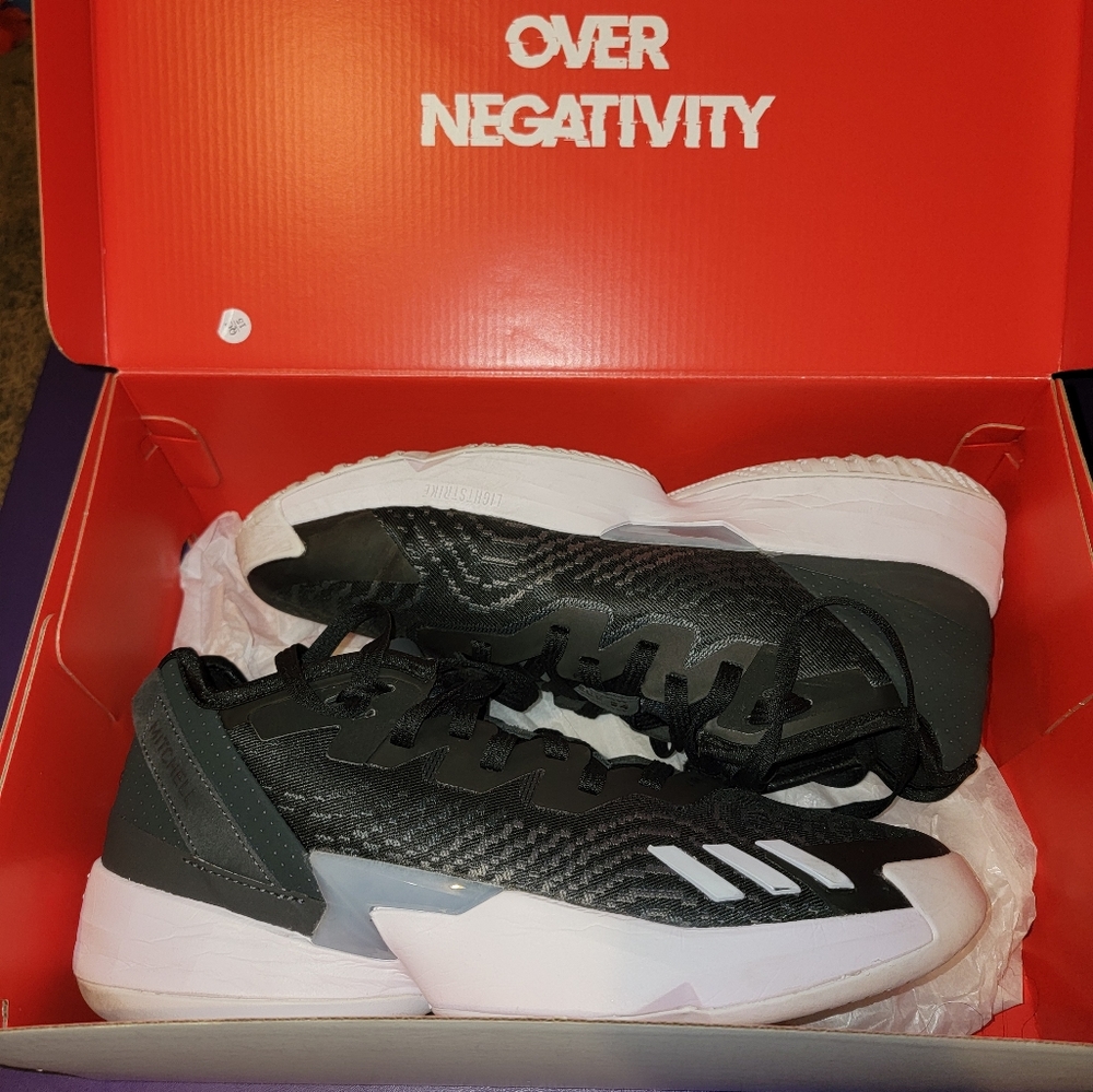 Adidas D.O.N. issue 4, size 9.5, black/white, basketball shoes